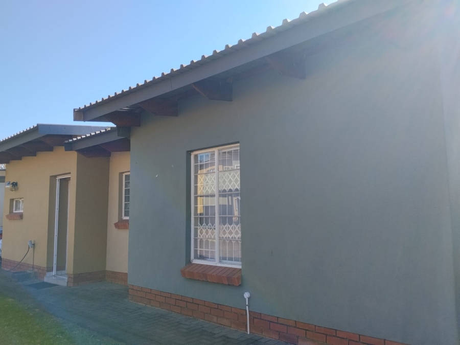 To Let 3 Bedroom Property for Rent in Waterval East North West